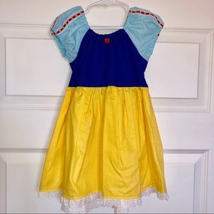 Snow White cosplay 🍎